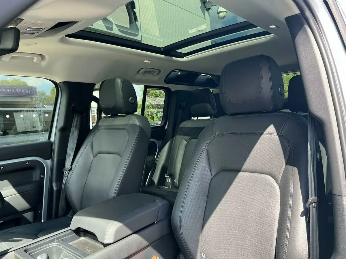 2024-land-rover-110-defender-30-d250-xs-edition-big-13