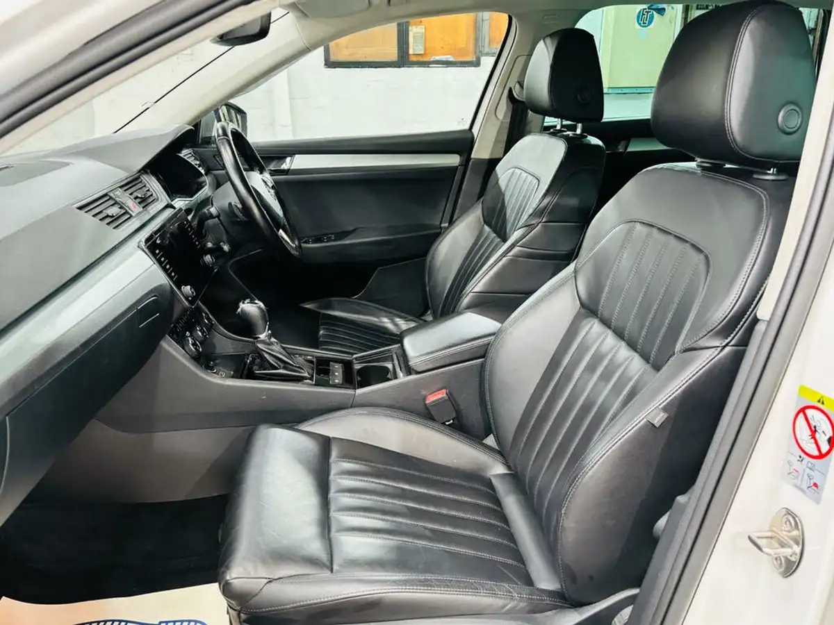 2018-skoda-superb-20tdi-scr-se-technology-estate-dsg-big-25