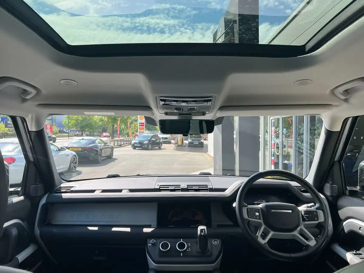 2024-land-rover-110-defender-30-d250-xs-edition-big-37