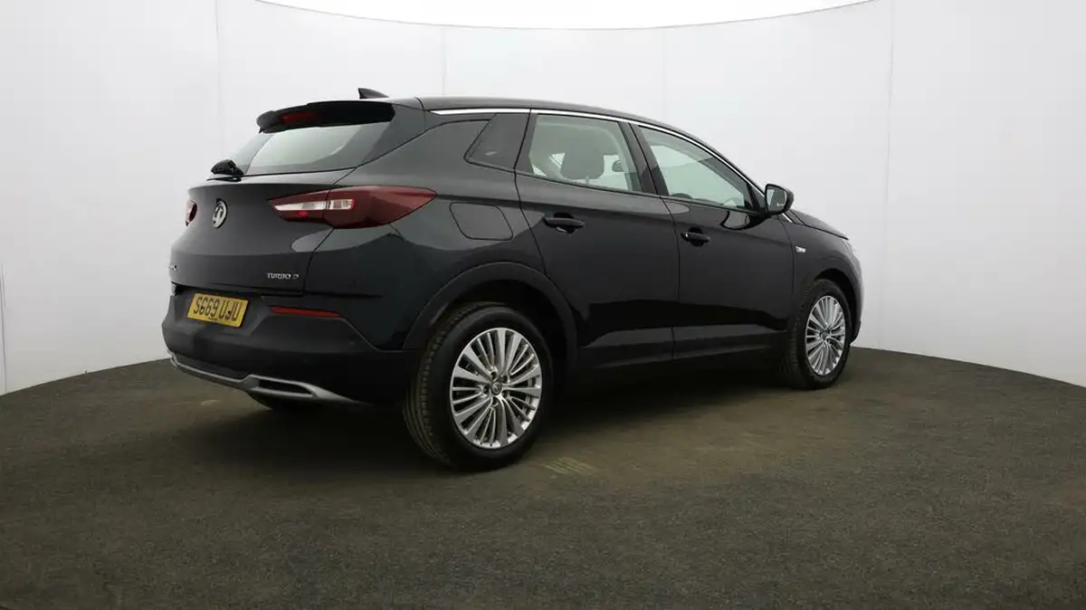 2019-vauxhall-grandland-x-15td-sport-nav-big-56