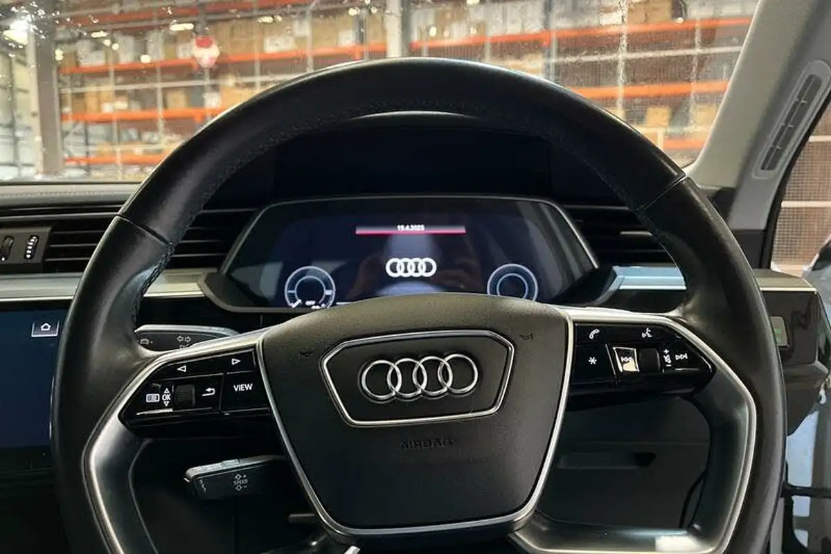 2020-audi-e-tron-50e-technik-big-11