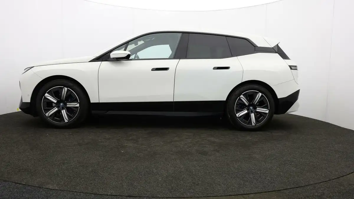 2022-bmw-ix-e-xdrive-40-m-sport-big-67