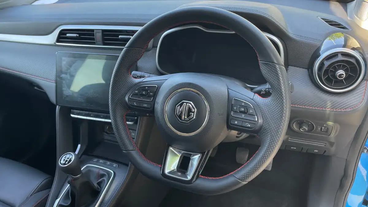 2024-mg-zs-suv-15-vti-tech-exclusive-big-8