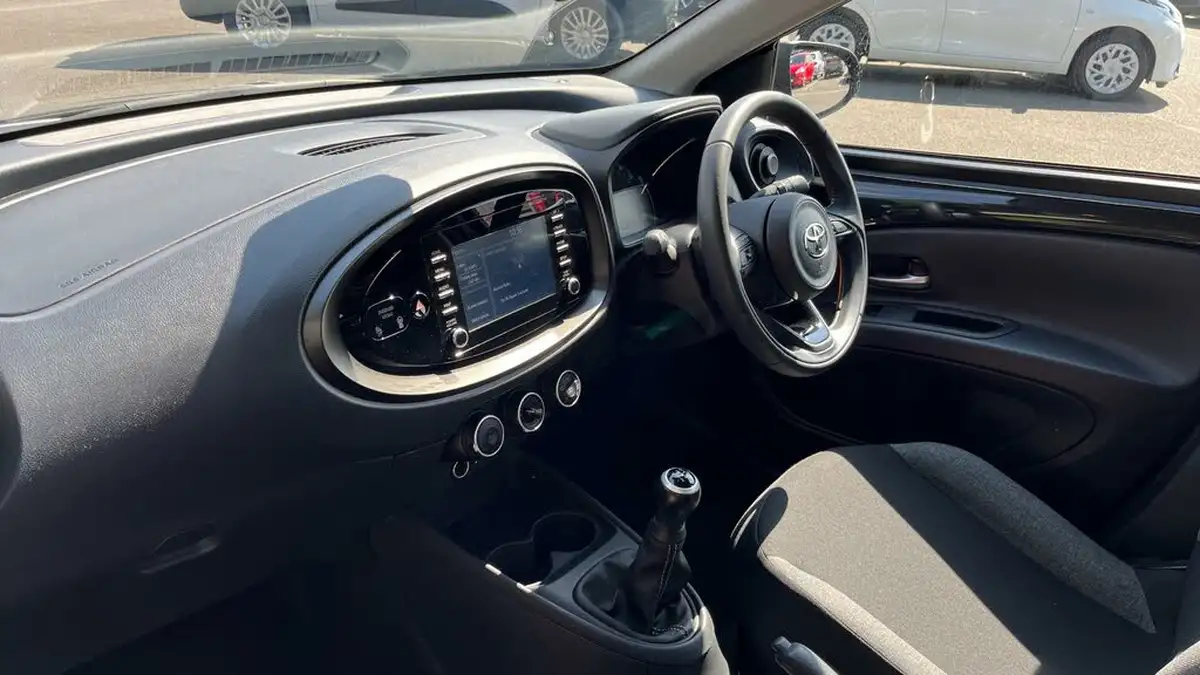 2023-toyota-aygo-x-10-vvt-i-pure-big-31