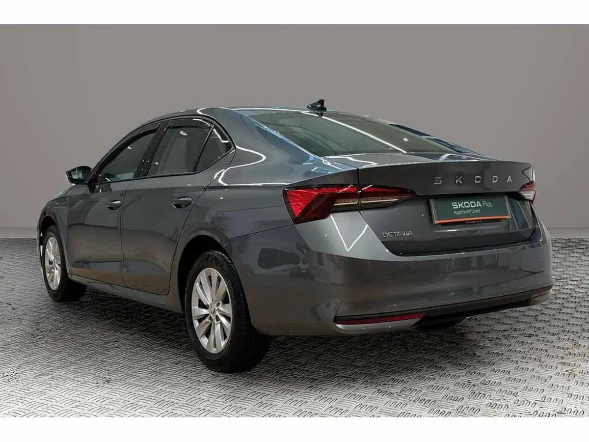 2024-skoda-octavia-20tdi-se-technology-150ps-hatchback-dsg-big-2