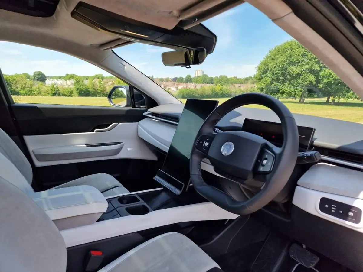 2023-fisker-ocean-e-extreme-big-21