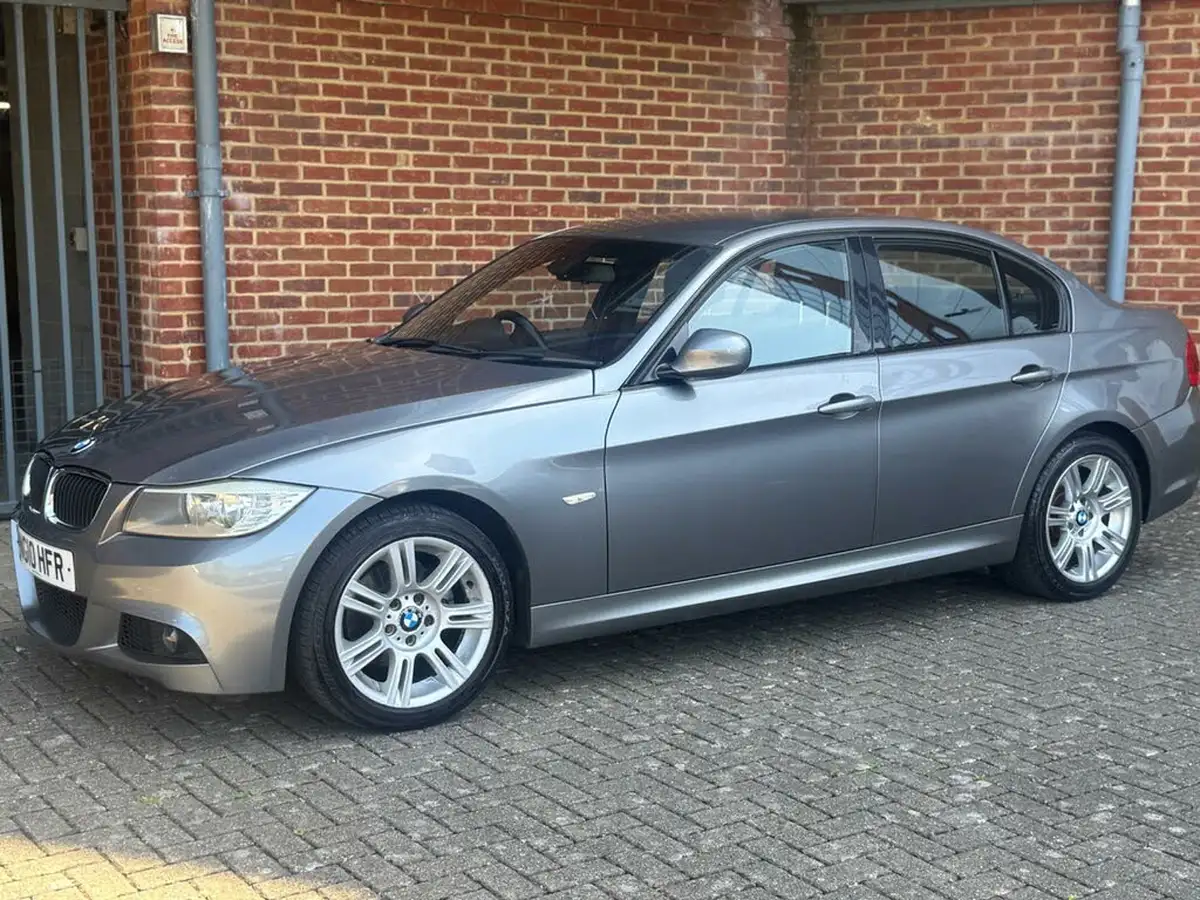 2010-bmw-3-series-20-318i-m-sport-saloon-4d-big-2