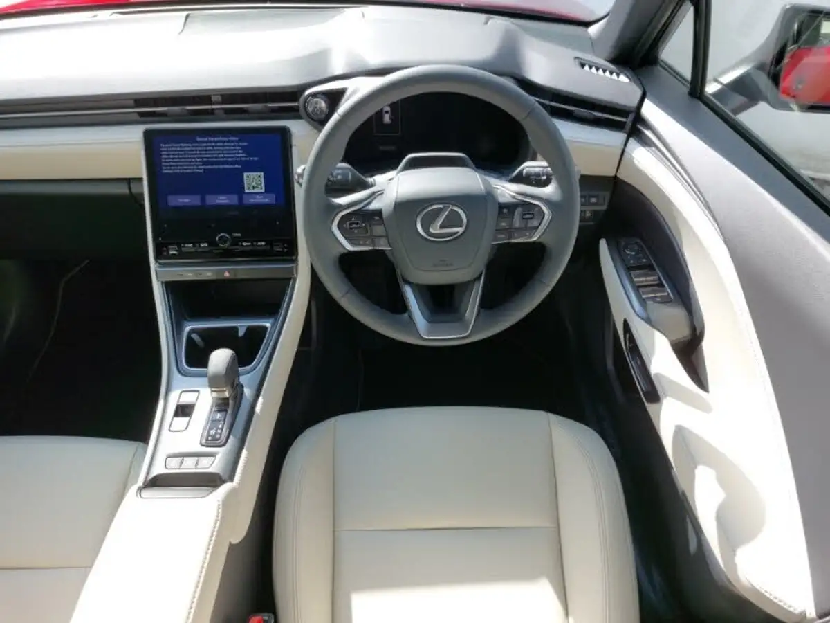 2024-lexus-lbx-15-premium-big-10