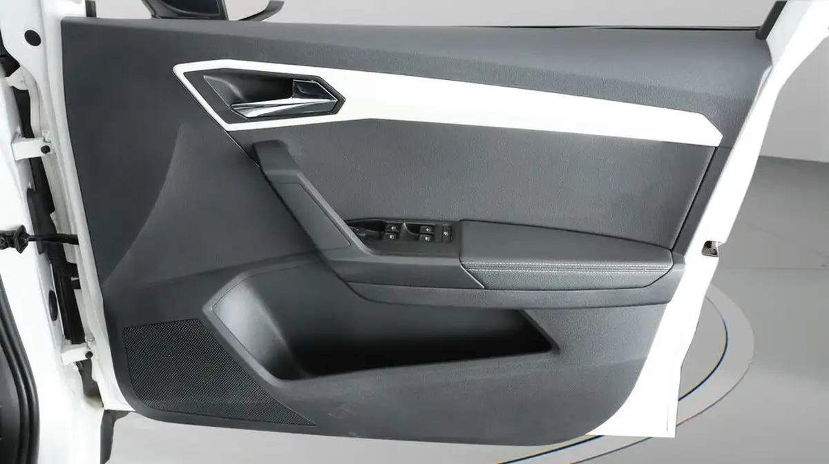 2021-seat-arona-10-tsi-xcellence-lux-110ps-dsg-big-15
