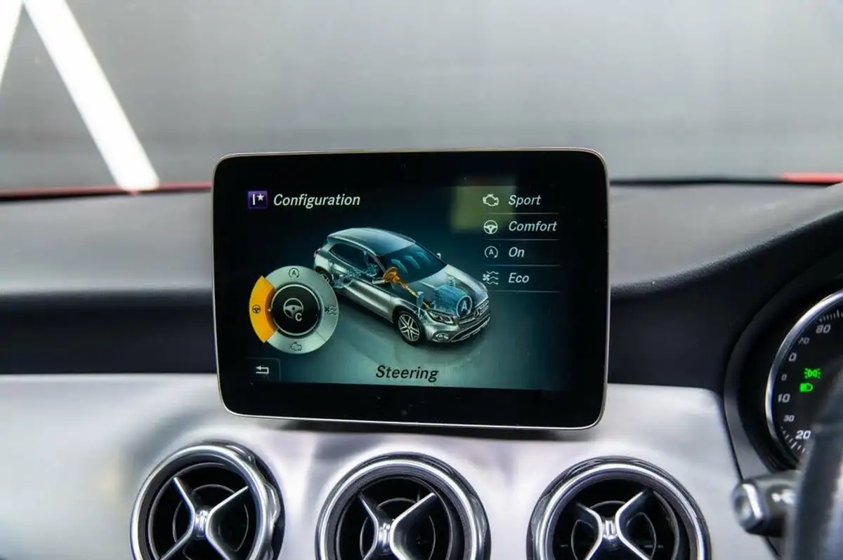 2020-mercedes-benz-gla-class-16-gla-200-amg-line-edition-plus-7g-dct-big-35