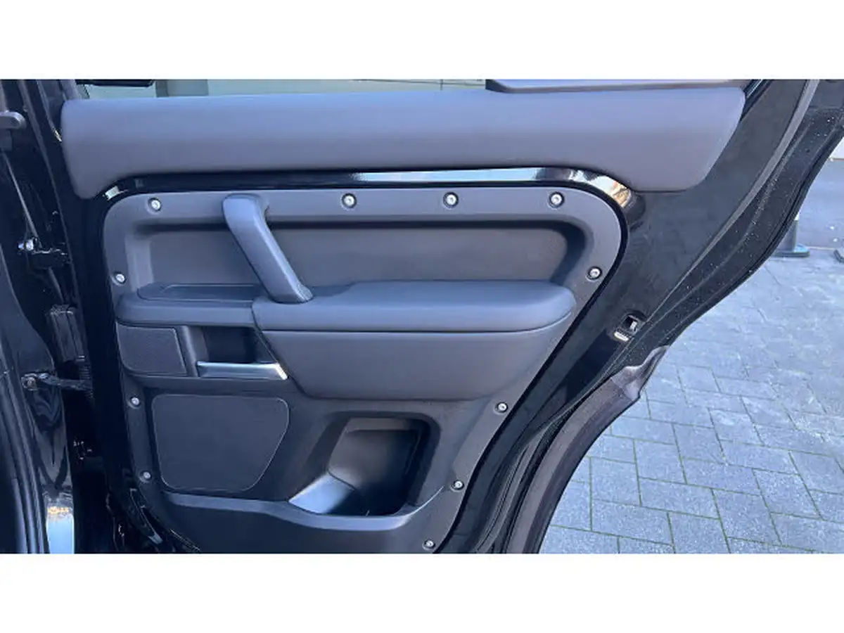 2024-land-rover-110-defender-30-d350-x-dynamic-se-big-32