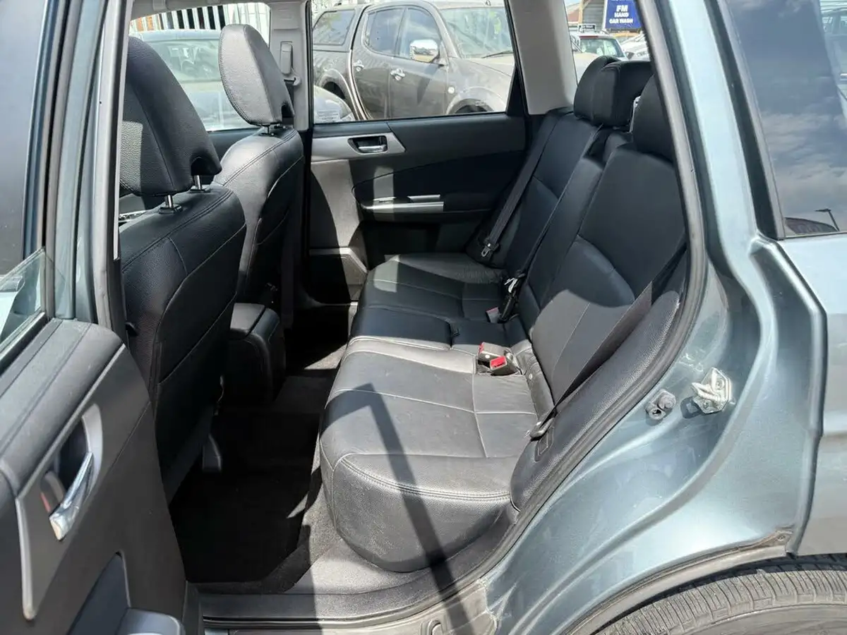 2011-subaru-forester-20-xs-big-31
