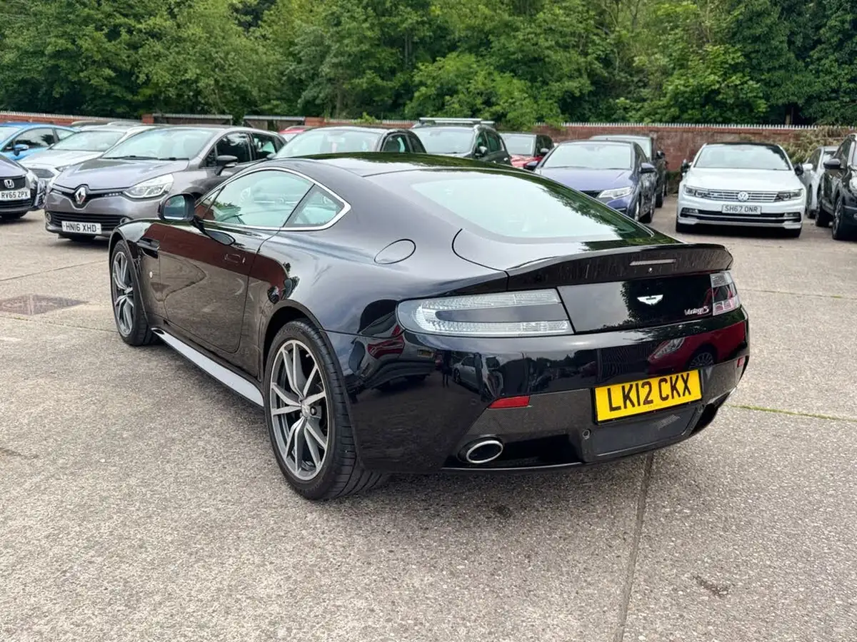 2012-aston-martin-vantage-47-s-coupe-big-8