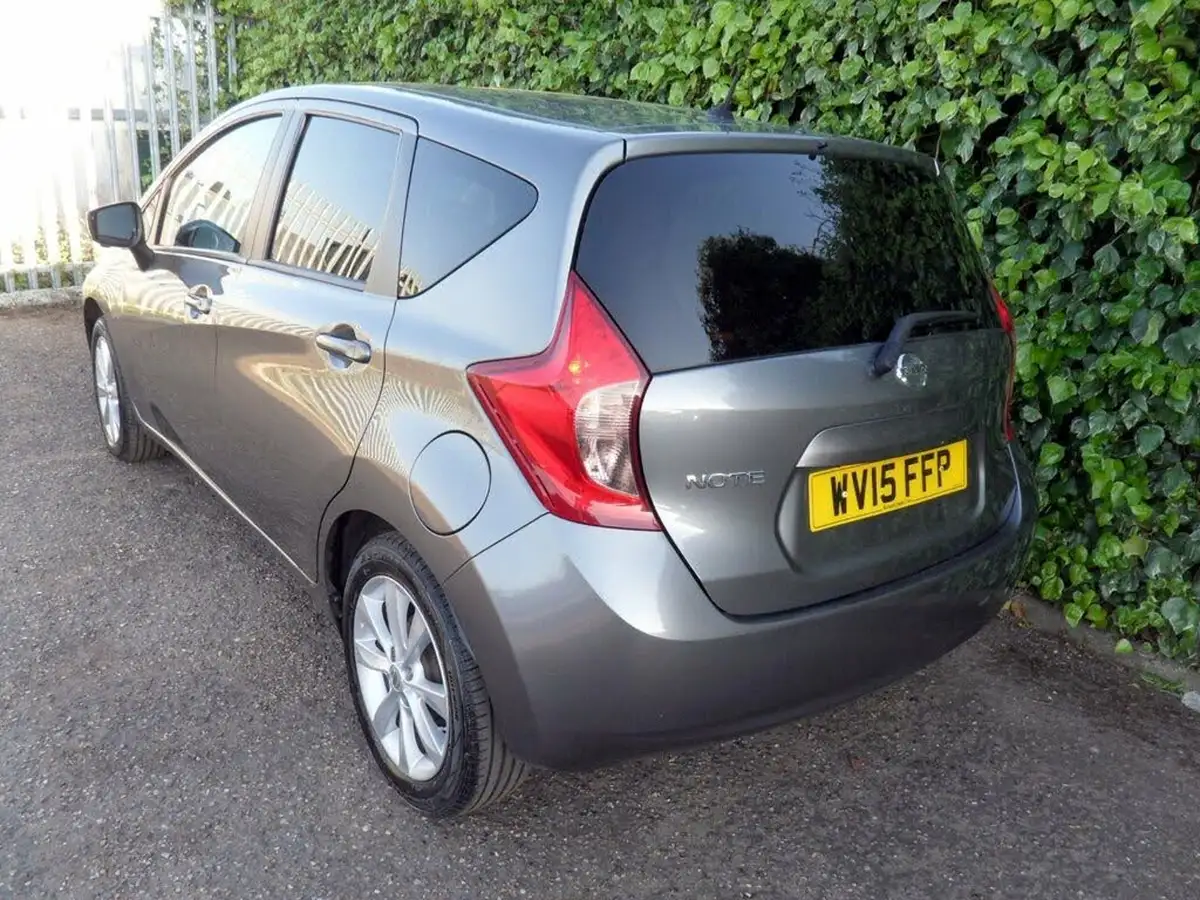 2015-nissan-note-12-tekna-big-23