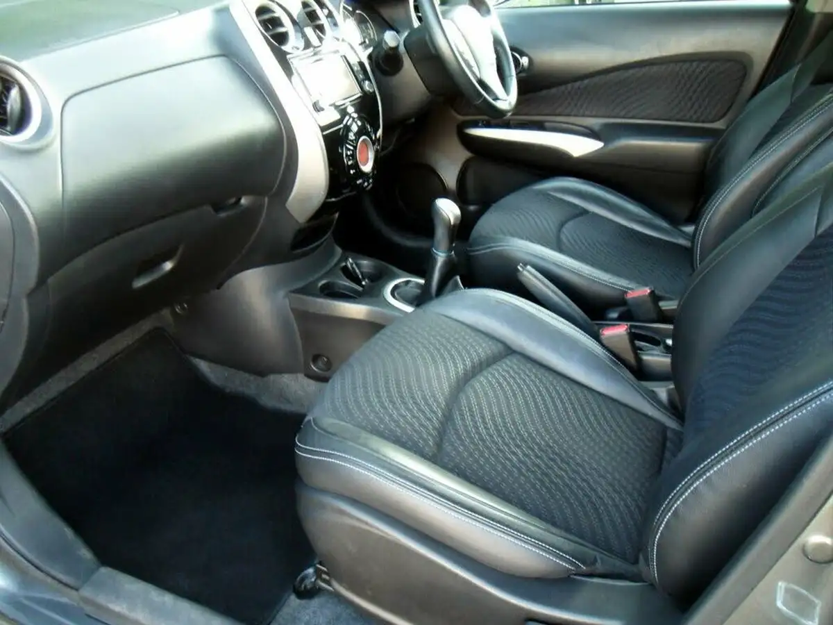 2015-nissan-note-12-tekna-big-47
