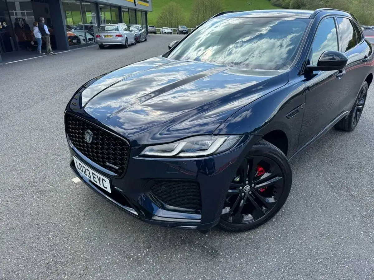 2023-jaguar-f-pace-20-d200-r-dynamic-hse-black-big-36
