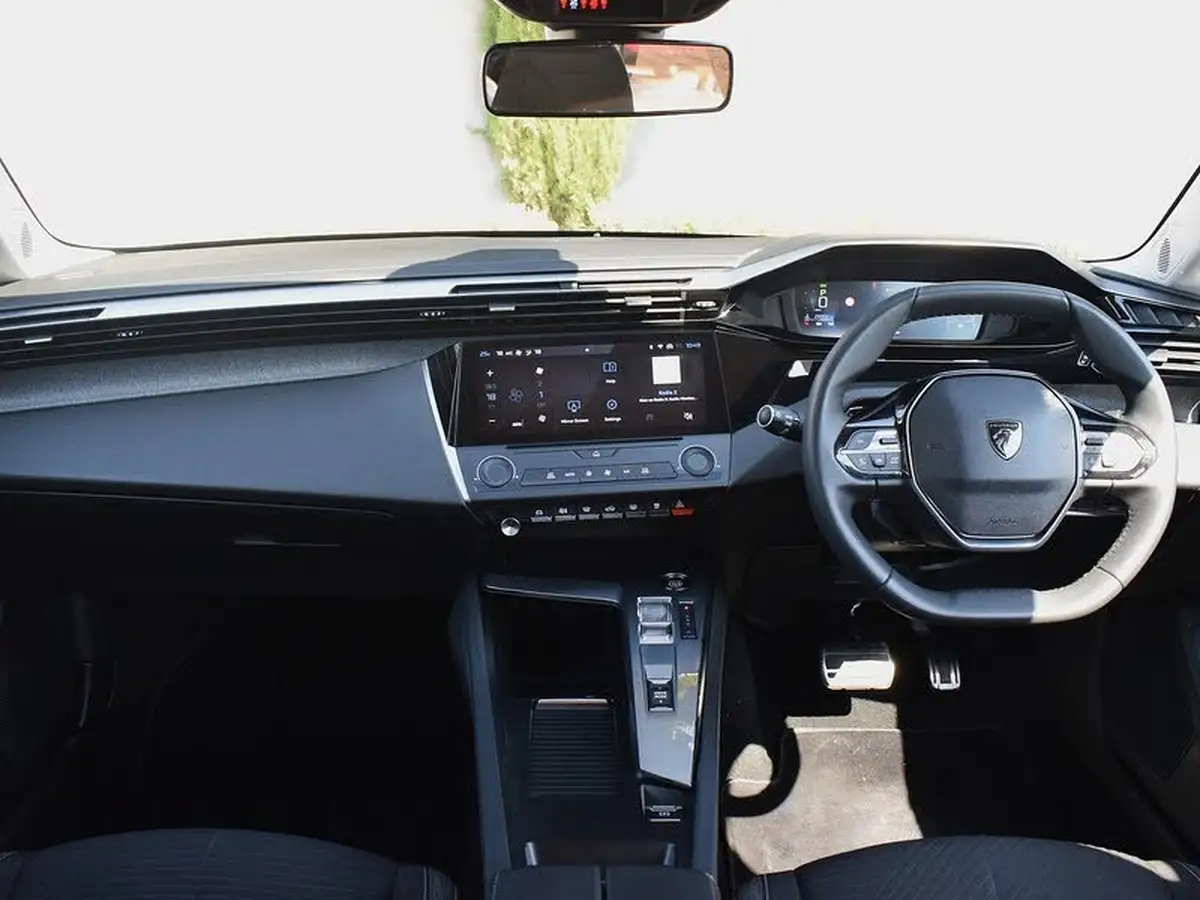 2022-peugeot-308-12-puretech-active-premium-130bhp-eat8-big-19