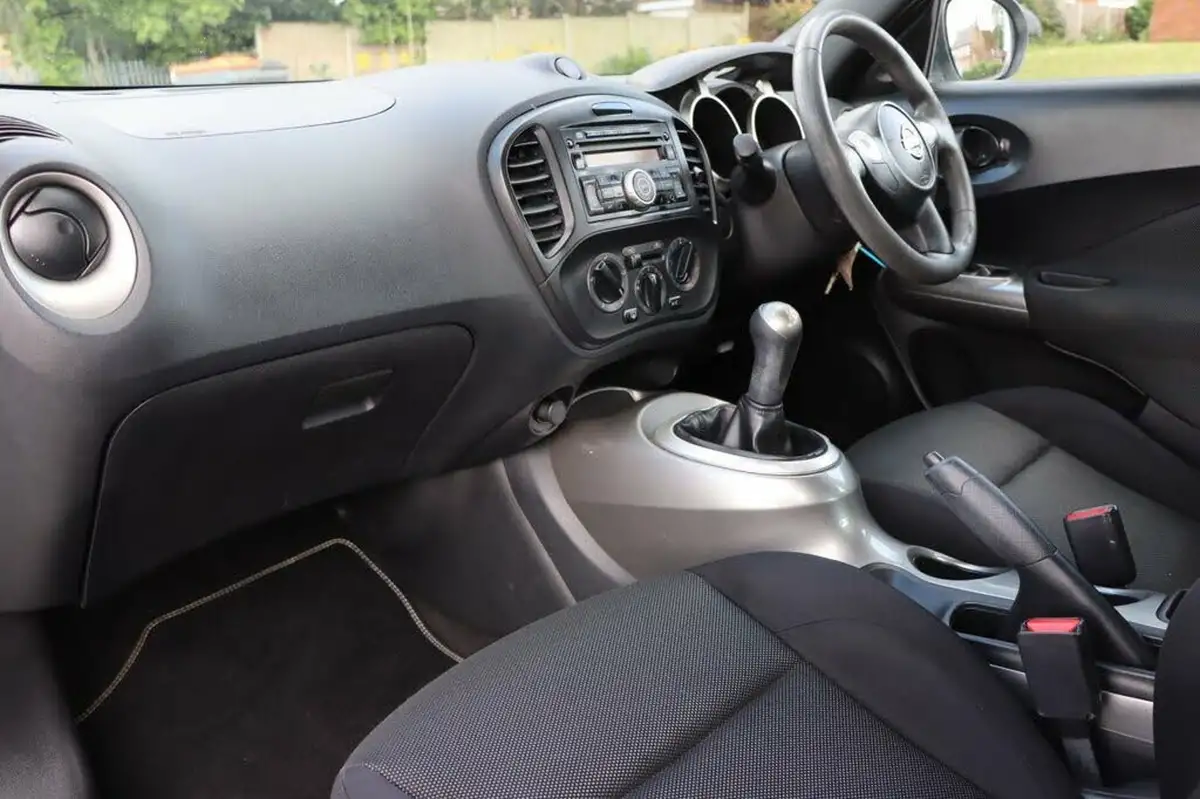 2013-nissan-juke-16-visia-16v-big-19