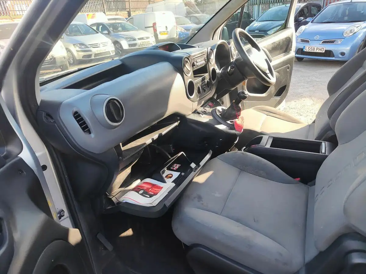 2014-citroen-berlingo-16td-l2-725-x-big-22
