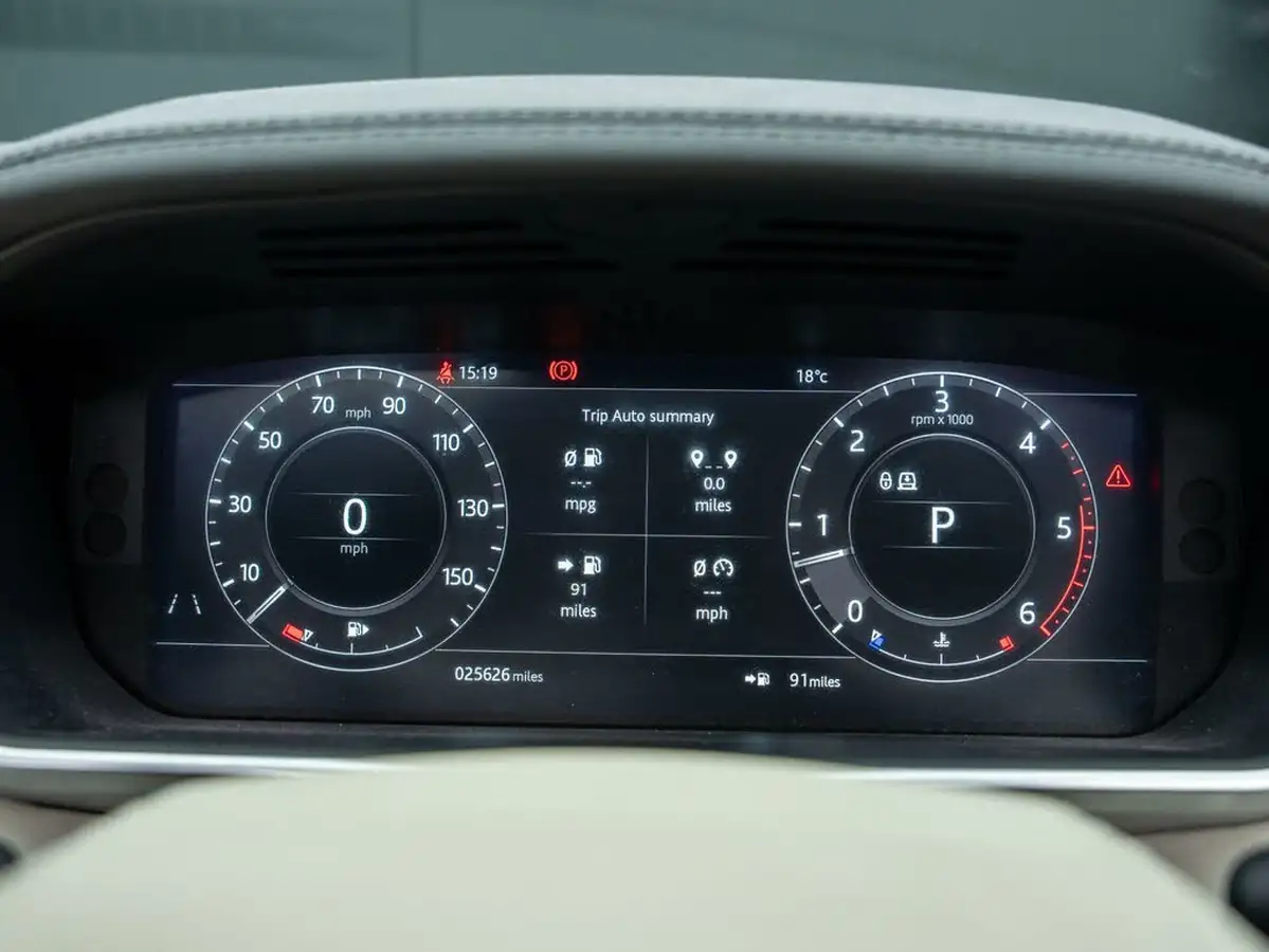 2021-land-rover-range-rover-30-d300-westminster-big-39