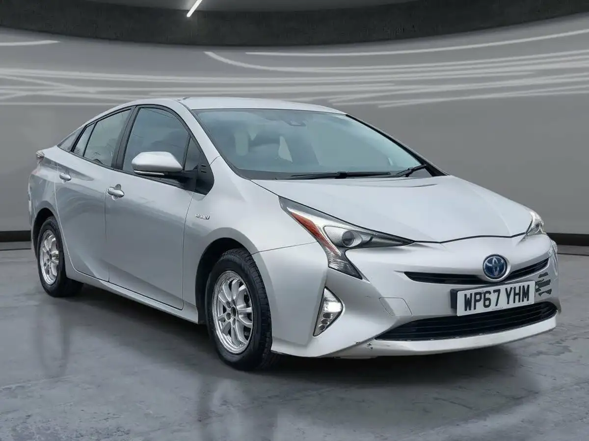 2017-toyota-prius-18-vvt-i-active-big-6