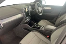 2021-volvo-xc40-20-b4-momentum-197bhp-awd-geartronic-small-1