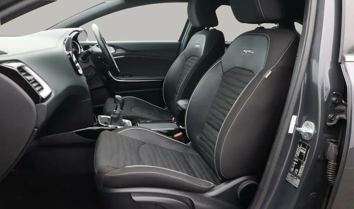 2022-kia-pro-ceed-15-t-gdi-gt-line-big-14