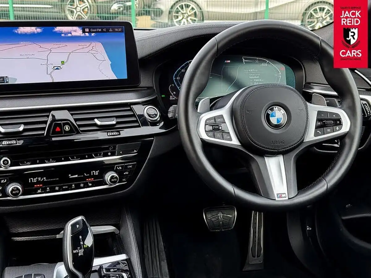 2021-bmw-5-series-20td-520d-m-sport-mht-saloon-4d-big-24