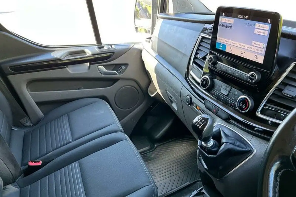 2018-ford-transit-custom-20tdci-300-l1h1-limited-130pseu6-panel-van-big-30