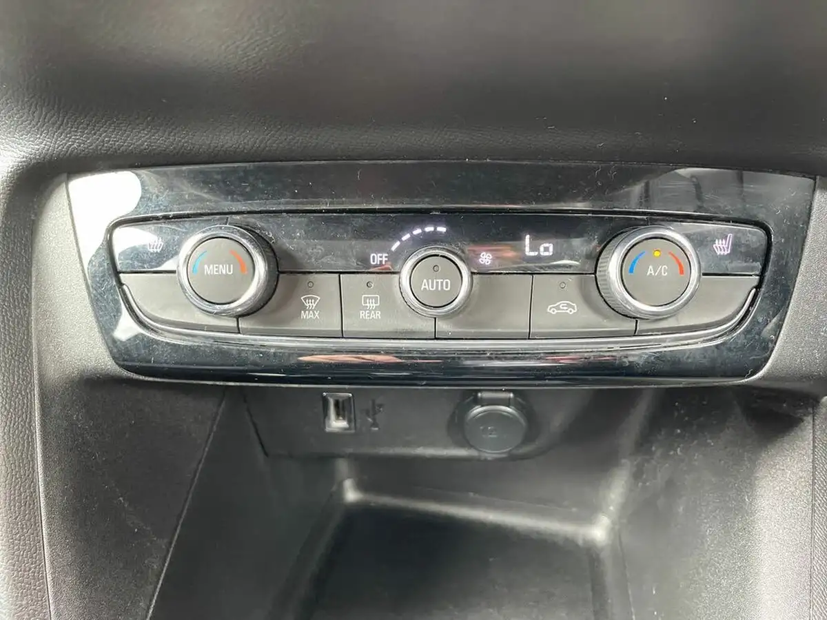 2022-vauxhall-corsa-12-turbo-elite-edition-auto-big-17