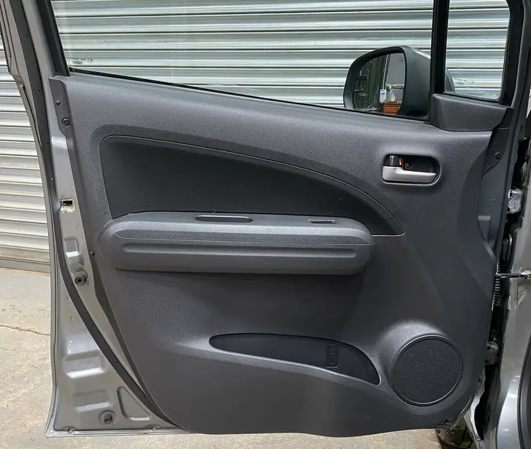 2008-suzuki-splash-12-gls-big-28