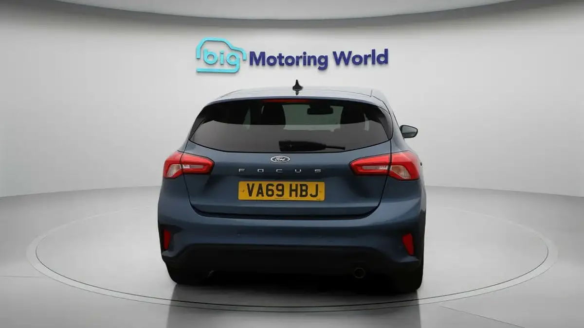 2020-ford-focus-10t-titanium-hatchback-auto-big-6