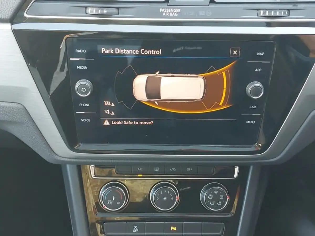2021-volkswagen-touran-15-tsi-se-family-big-17