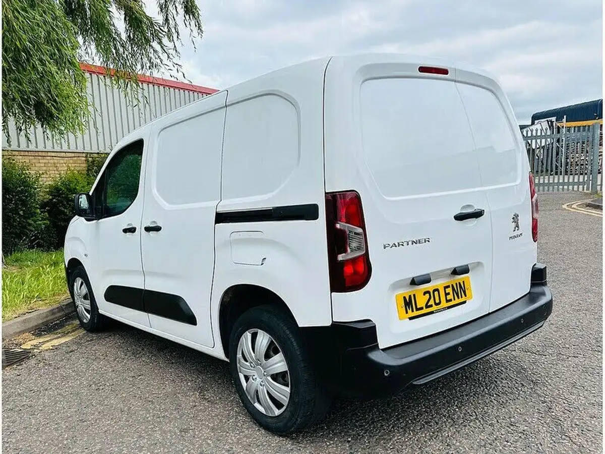 2020-peugeot-partner-15-bluehdi-1000-professional-100ps-eu6dt-panel-big-6