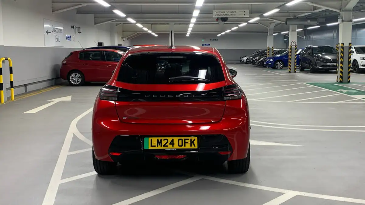 2024-peugeot-208-e-e-style-big-8