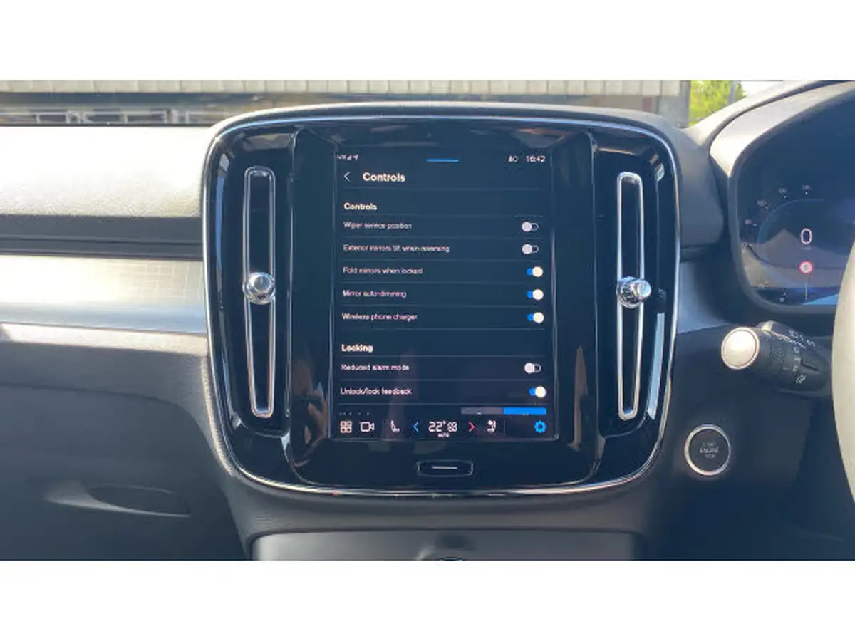 2024-volvo-xc40-20-b3-plus-big-34