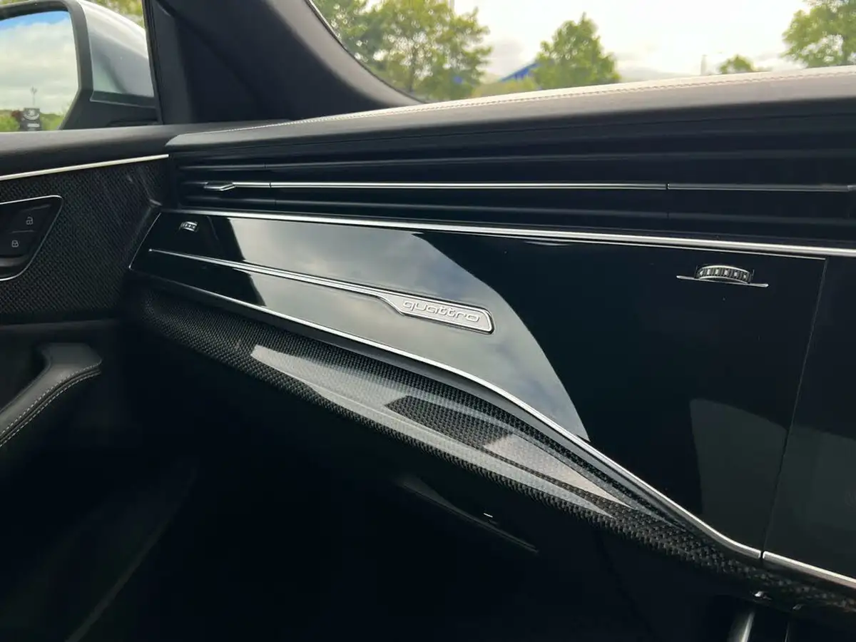 2020-audi-sq8-40tdi-big-63