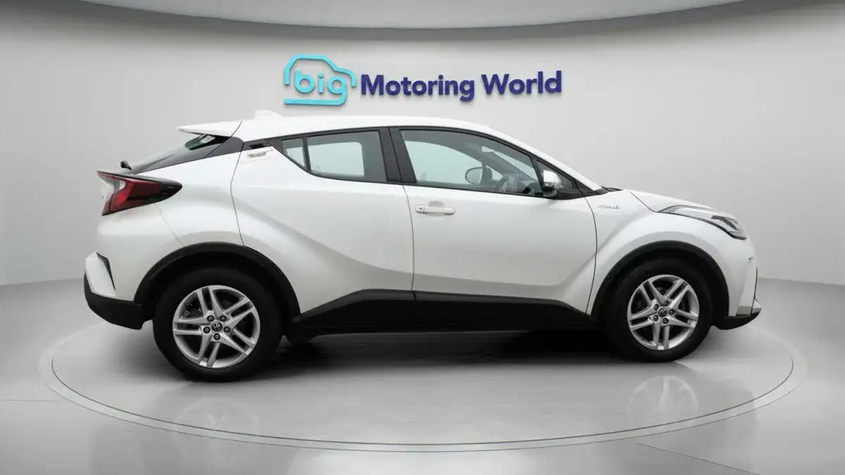 2022-toyota-c-hr-18-vvt-i-icon-big-8