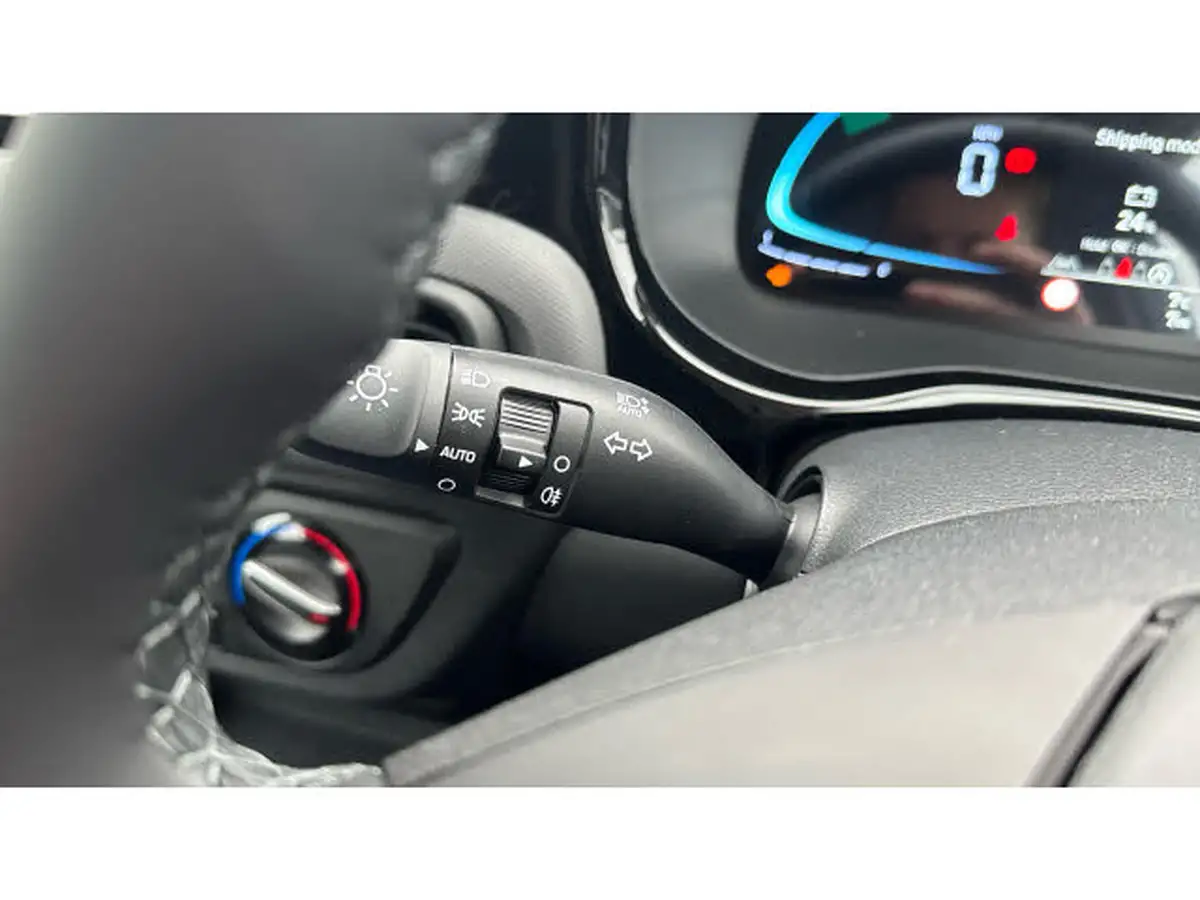 2025-hyundai-i10-12-advance-79ps-auto-big-24