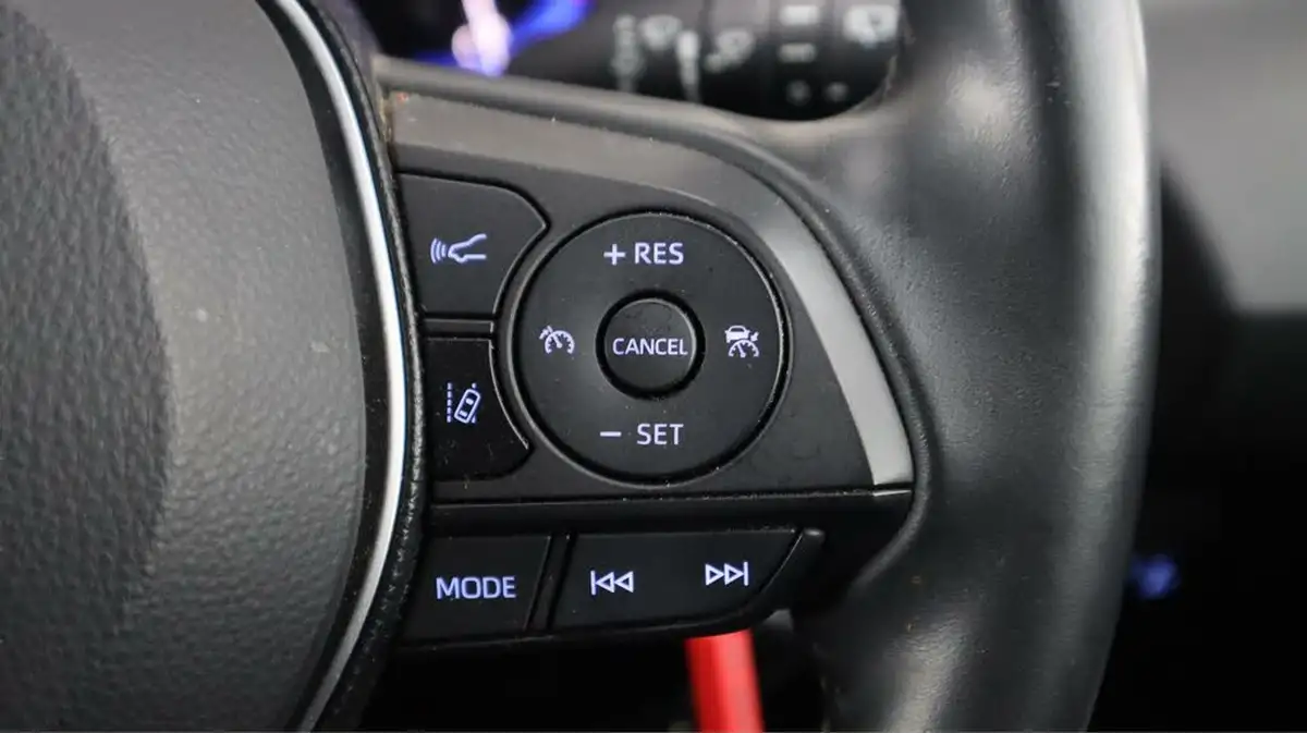 2020-toyota-corolla-12-vvt-i-icon-tech-trk-hatchback-big-23