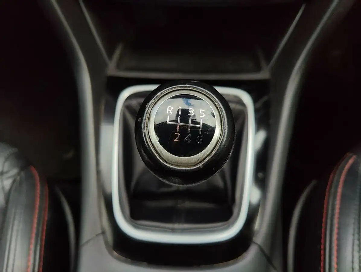 2013-mazda-mazda6-22d-sport-175ps-nav-saloon-4d-big-18