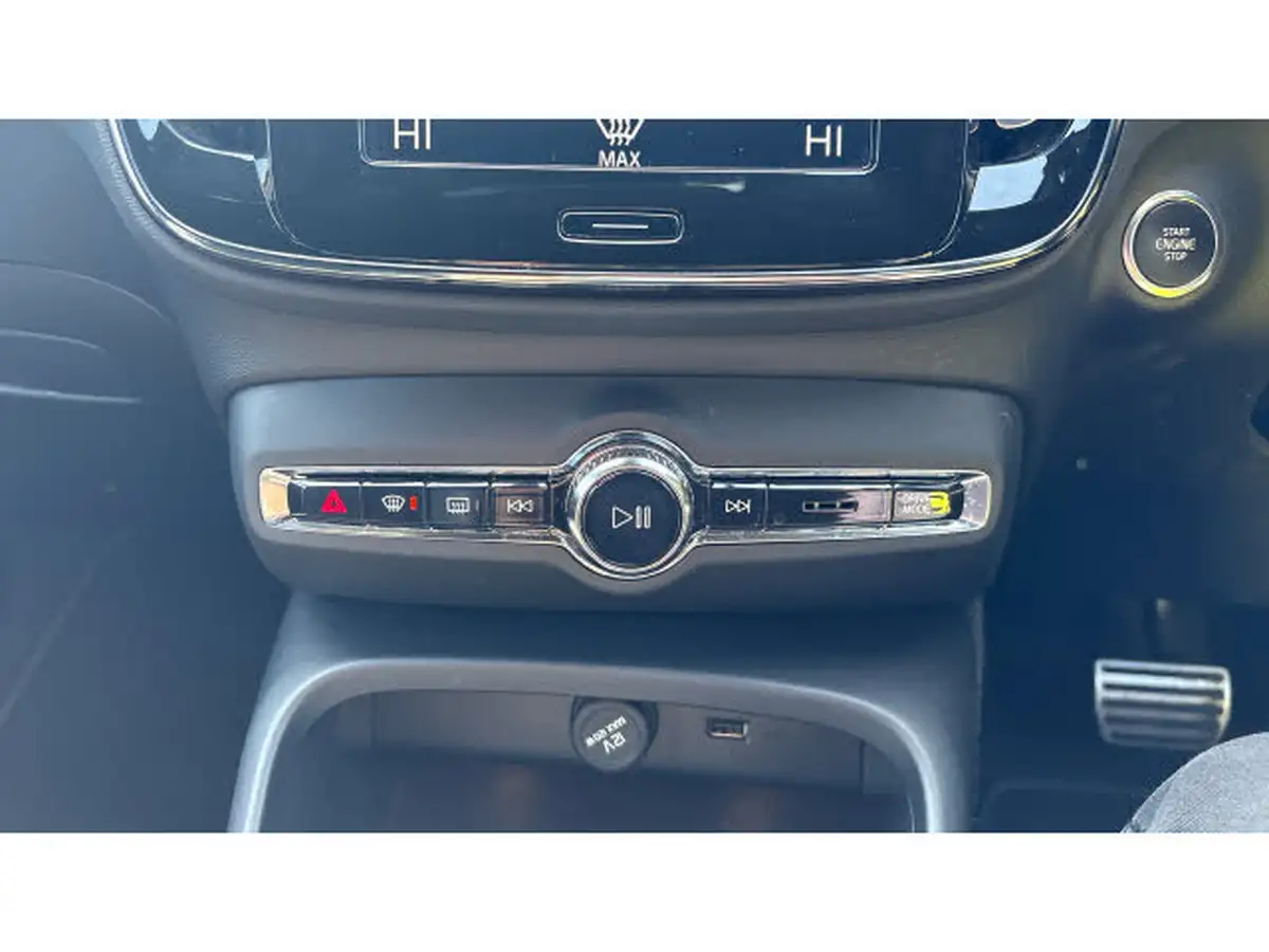 2020-volvo-xc40-20-b4-r-design-awd-big-36