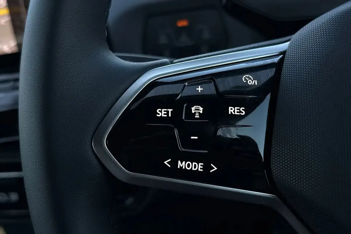 2024-volkswagen-id3-e-pro-match-59kwh-big-46