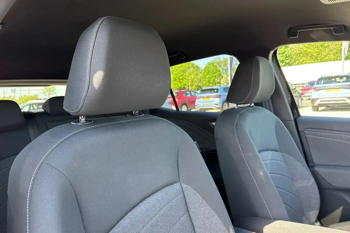 2024-volkswagen-id3-e-pro-match-59kwh-big-22