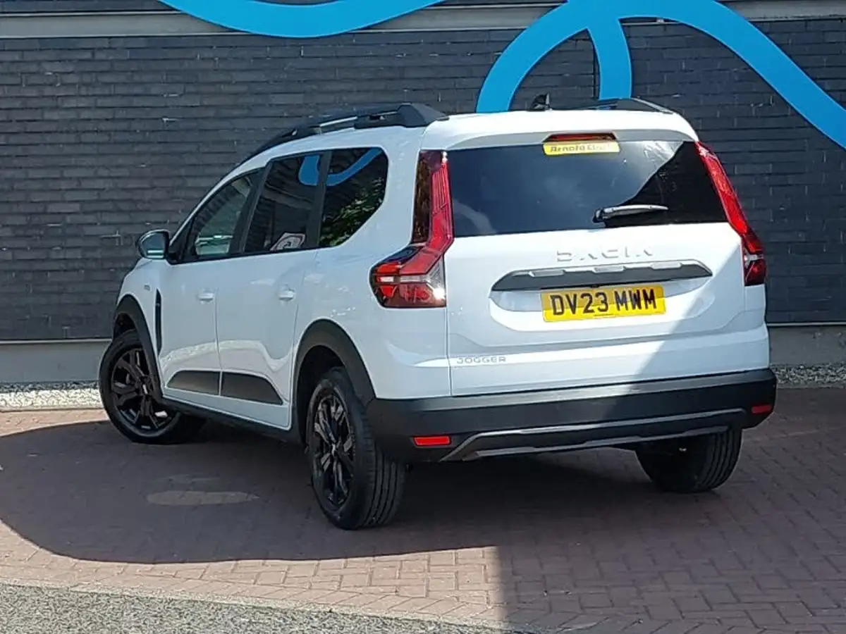 2023-dacia-jogger-10-tce-extreme-se-big-1