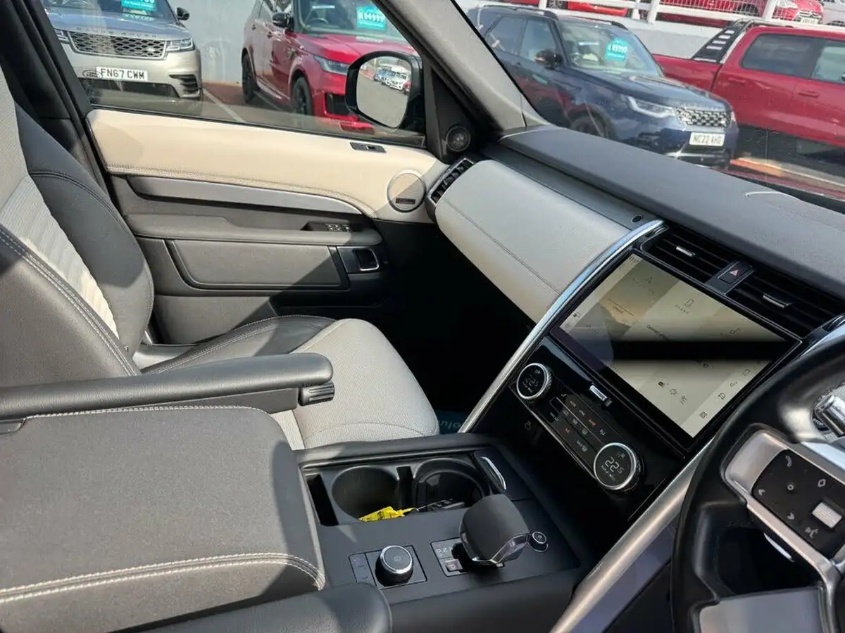 2021-land-rover-discovery-30-d300-r-dynamic-se-big-15