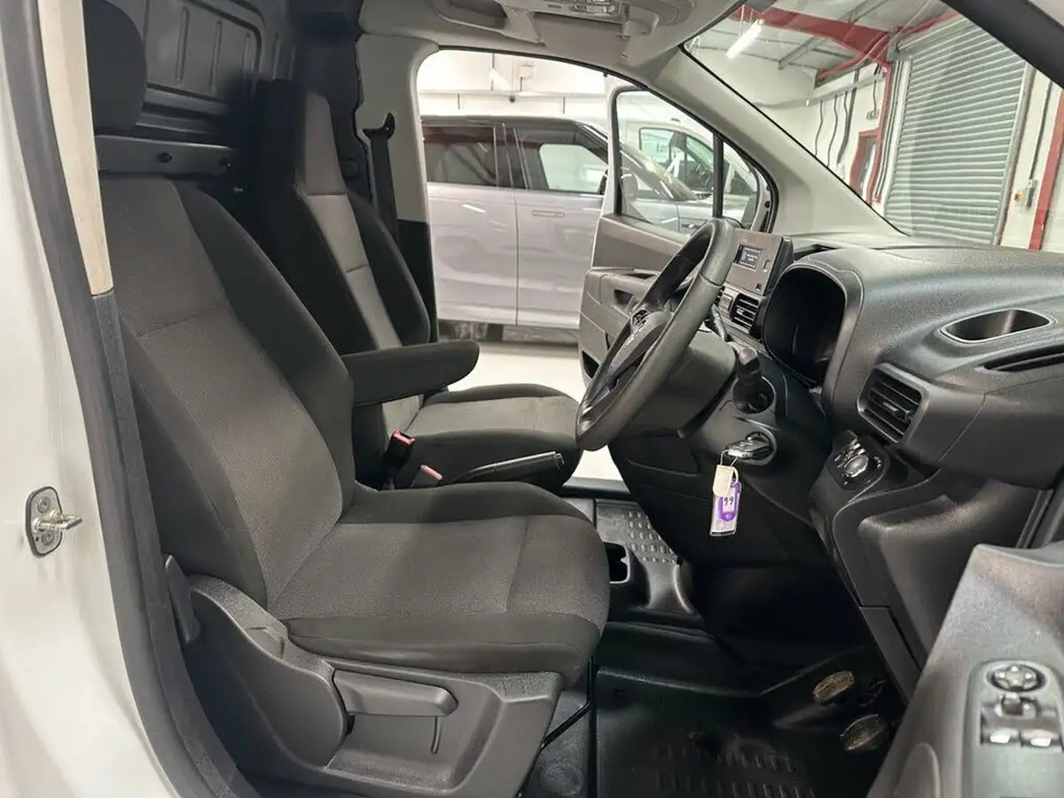 2019-vauxhall-combo-15cdti-edition-2000-100pseu6d-t-panel-big-6