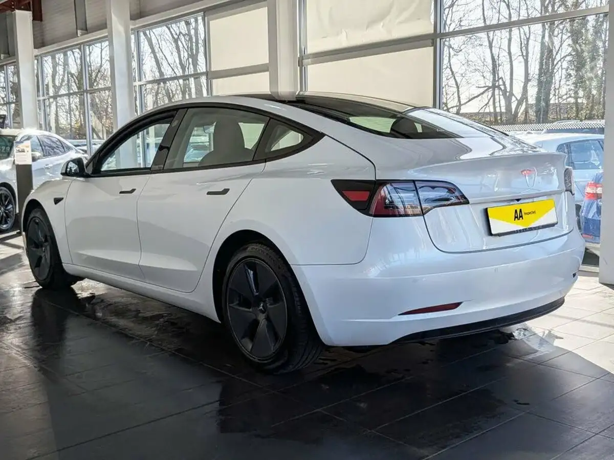 2020-tesla-model-3-e-standard-plus-big-7