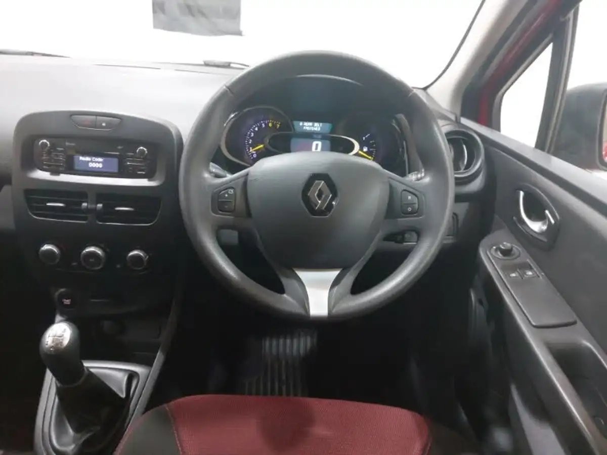 2016-renault-clio-12-play-big-6
