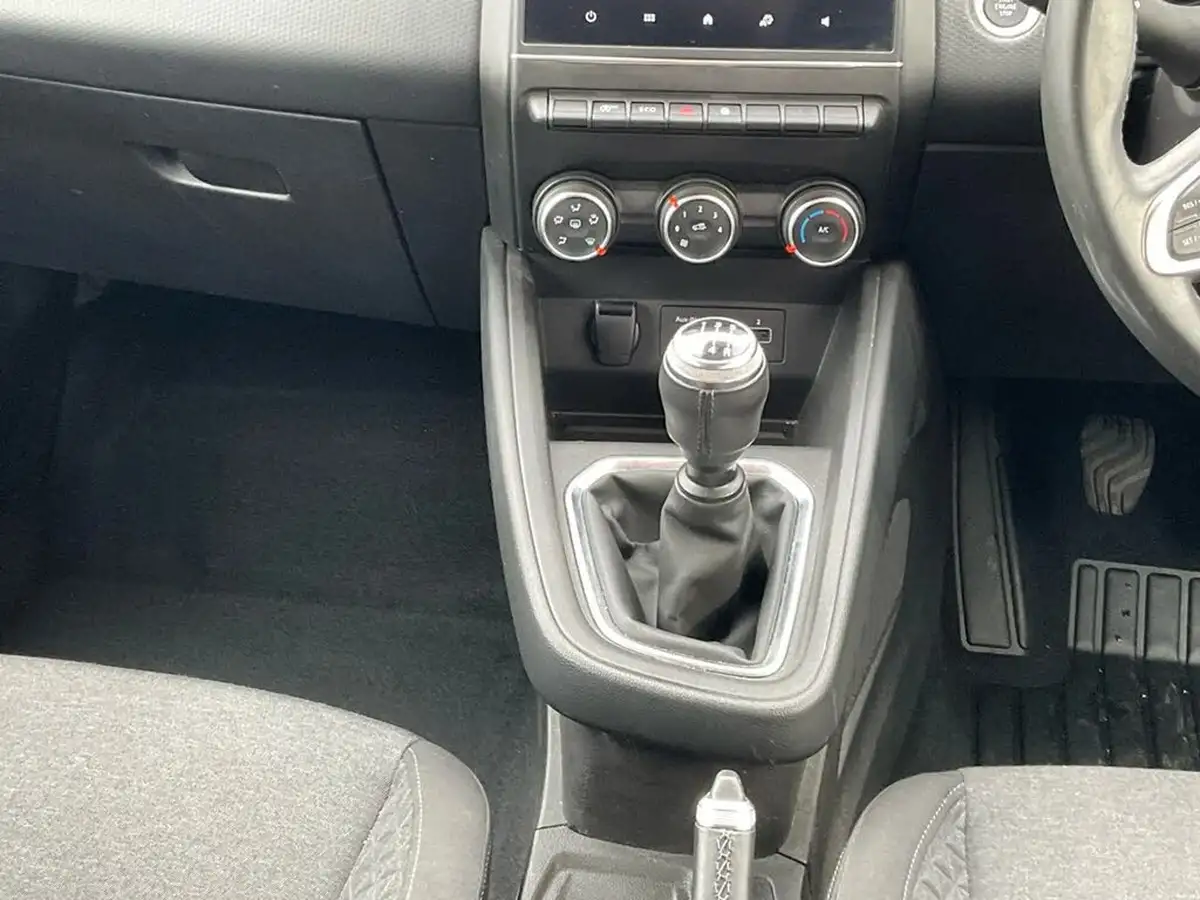 2020-renault-clio-10-sce-iconic-75bhp-big-12